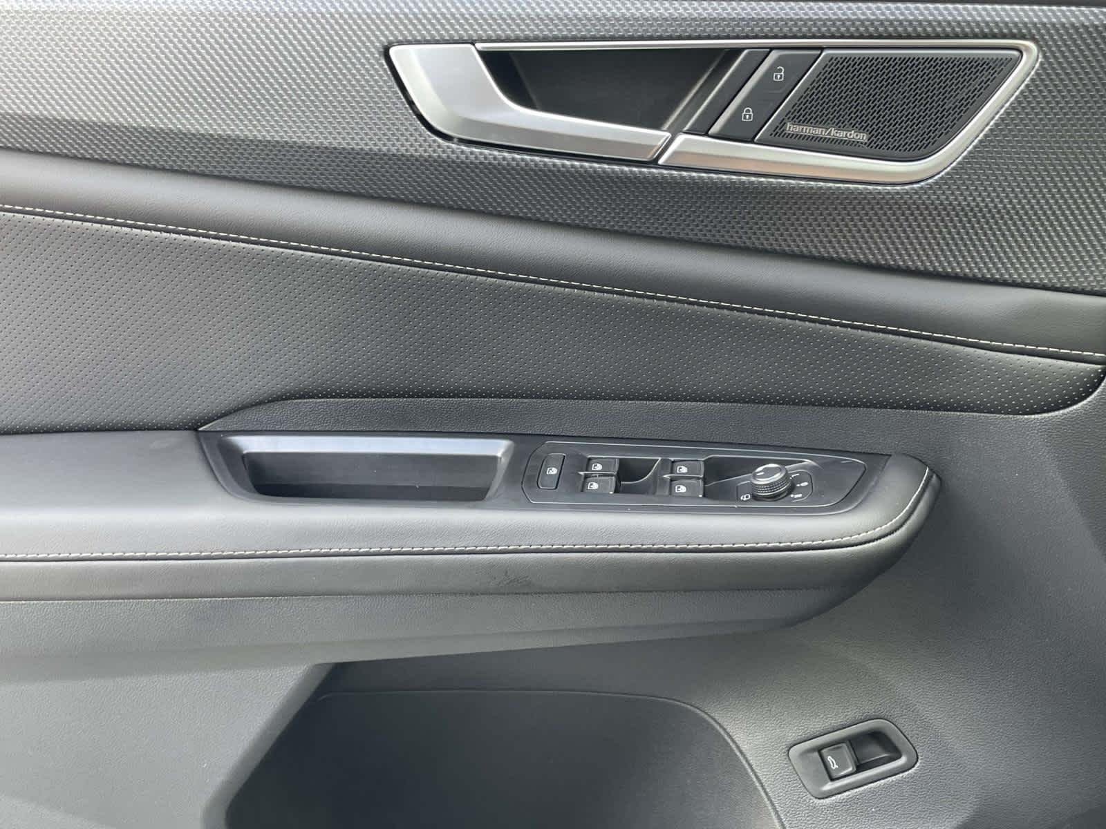 New 2026 0P0P/White Volkswagen 2.0T SEL Premium R-Line image 24