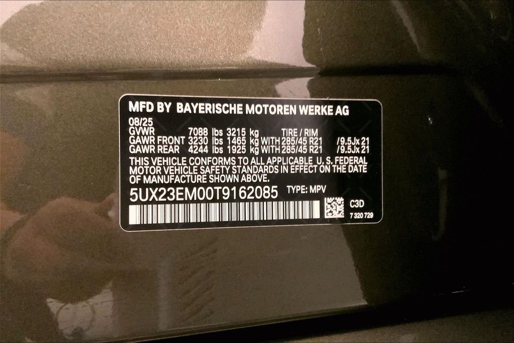 Used 2026 Manhattan Green Metallic BMW  image 10