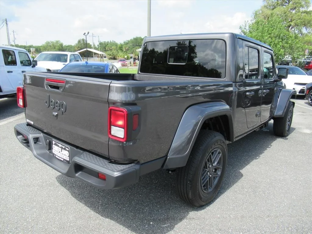 New 2026 Granite Crystal Metallic Clear-Coat Exterior Paint Jeep Sport S image 7