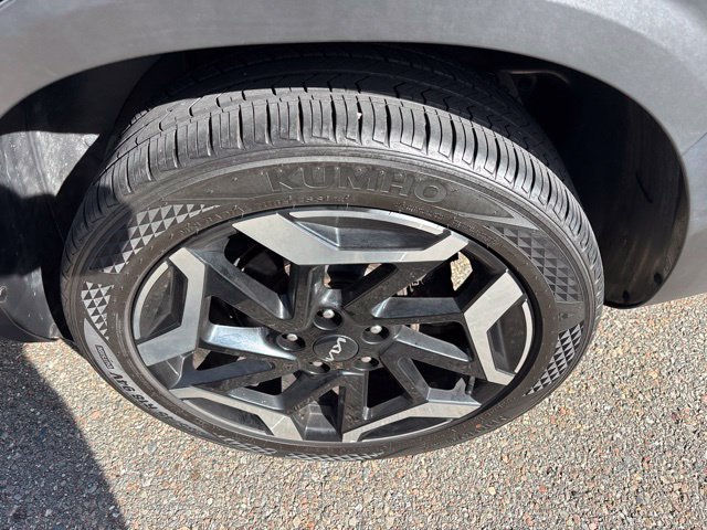 Used 2024 Fusion Black Kia SX image 11