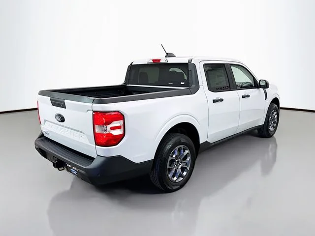 New 2026 Space White Metallic Ford XLT image 7