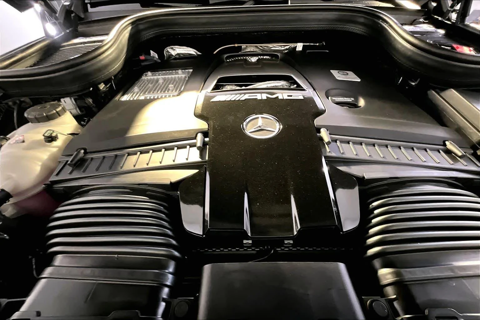 New 2026 MANUFAKTUR Silicon Grey Mercedes-Benz AMG® GLE 63 S image 14