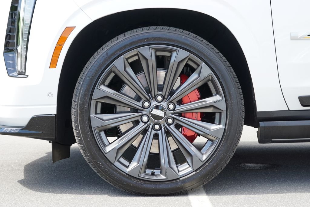 Used 2025 Crystal White Cadillac V-Series image 13