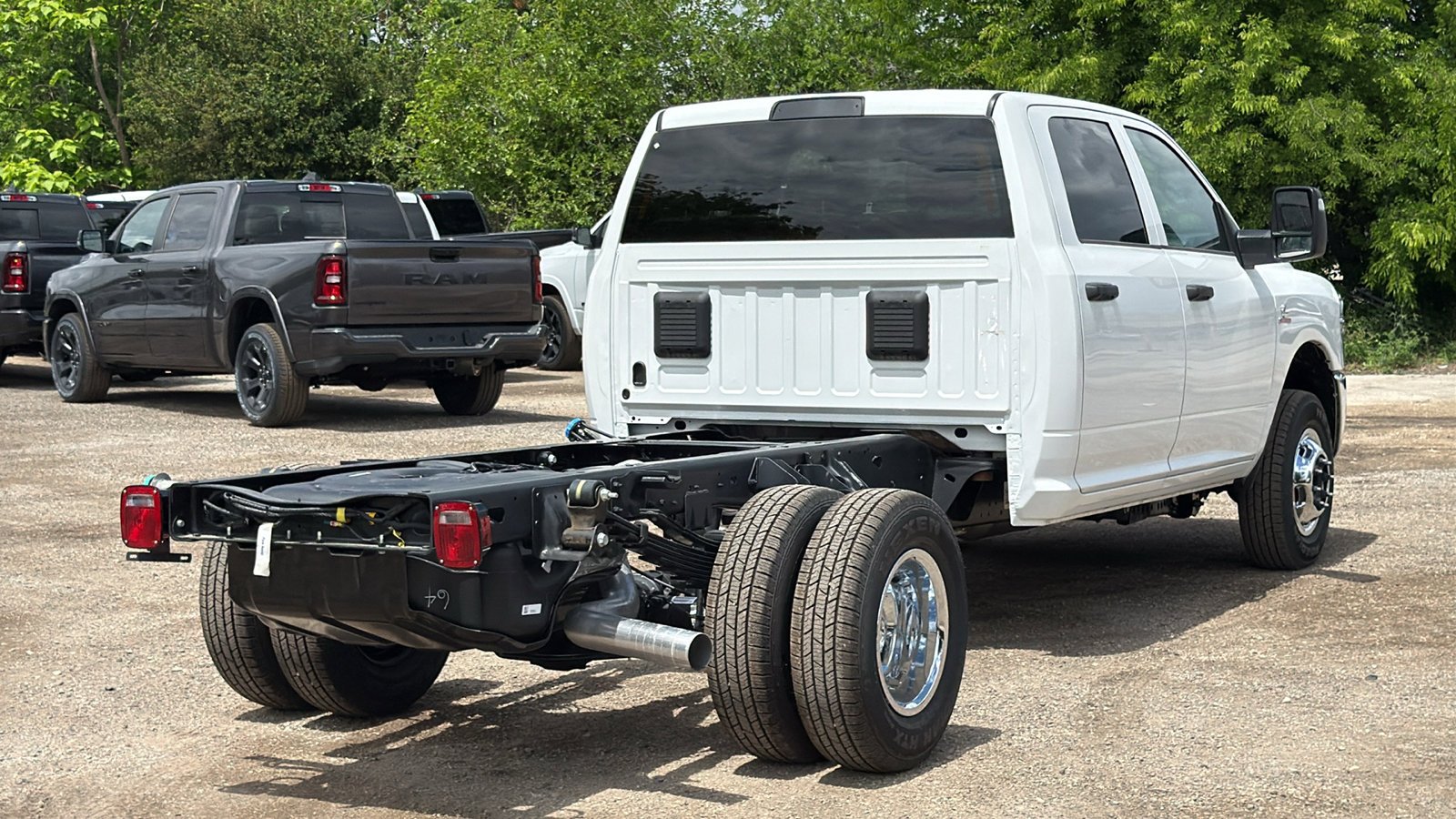New 2026 Bright White Clear-Coat Exterior Paint RAM Tradesman image 5