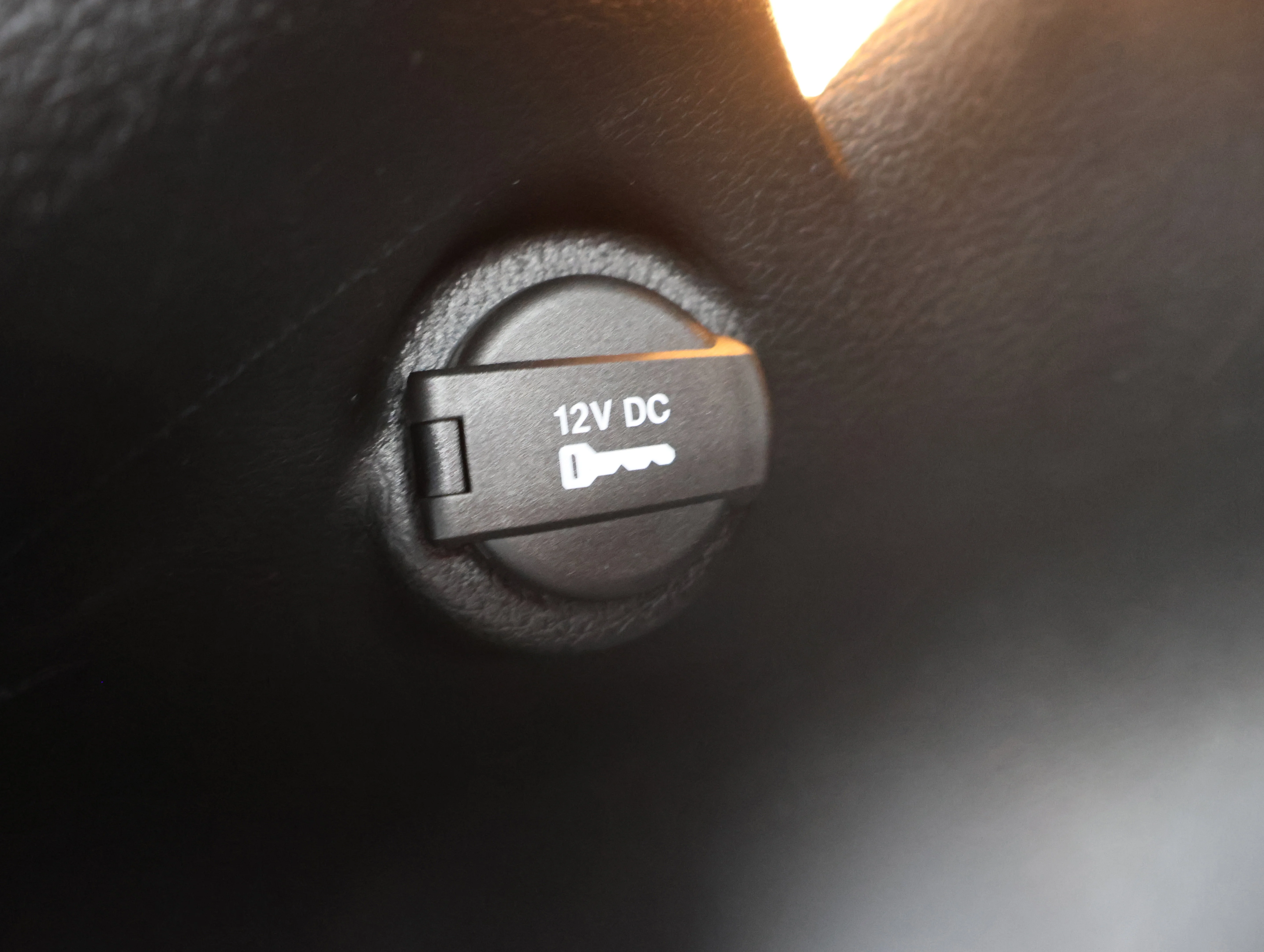 Used 2022 Redline Pearlcoat Jeep Limited image 30