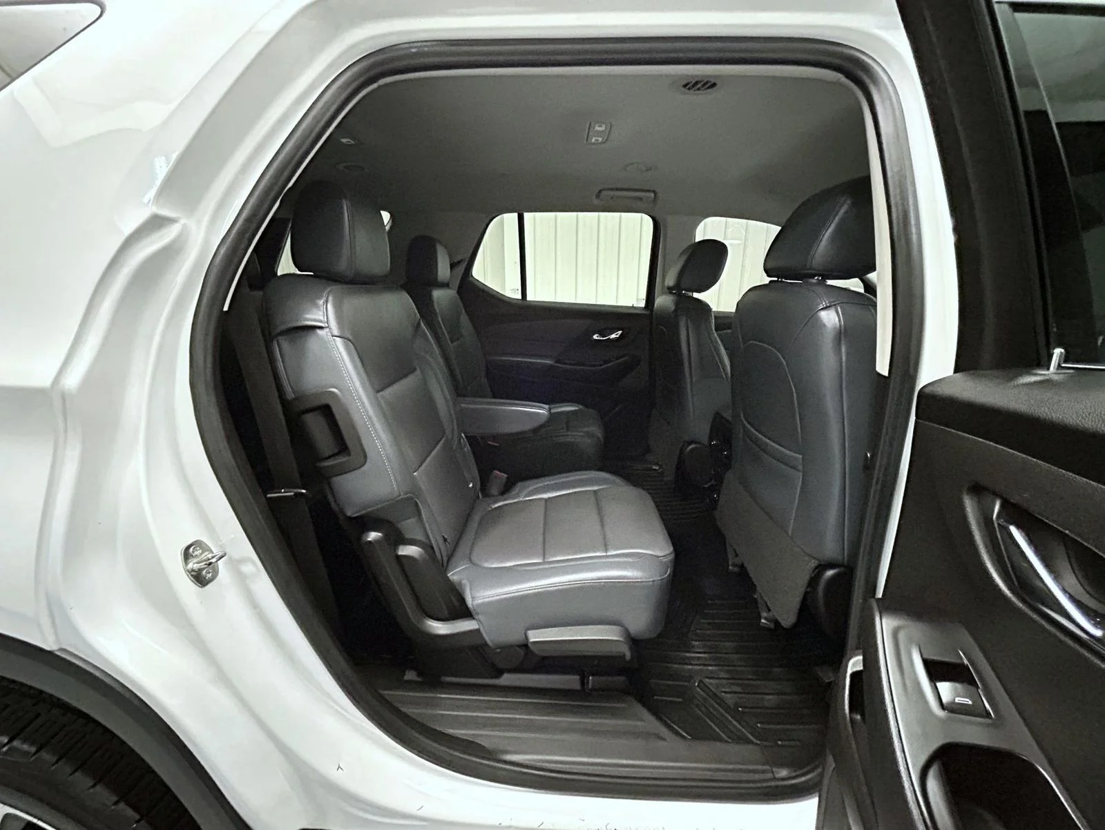 Used 2019 White Chevrolet 3LT image 18