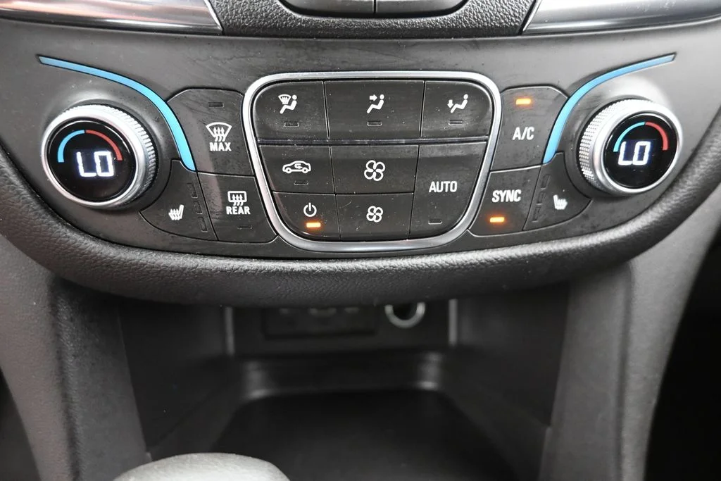 Used 2024 Blue Chevrolet LT image 19