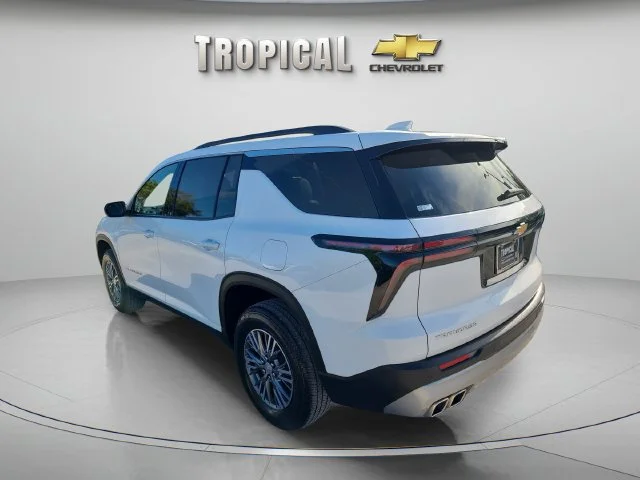 Used 2025 Summit White Chevrolet LT image 3