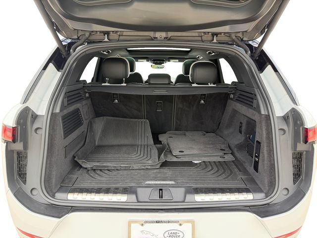 Certified Used 2025 White Land Rover Dynamic SE image 18