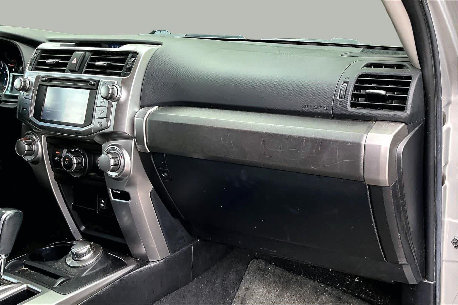 Used 2015 Classic Silver Metallic Toyota SR5 Premium image 17