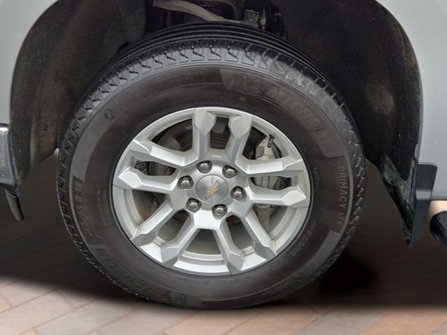 Used 2022 Silver Ice Metallic Chevrolet LT image 27