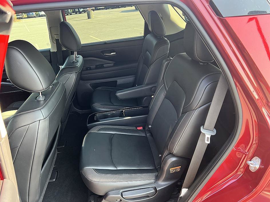 Used 2022 Scarlet Ember Tintcoat Nissan SL image 14