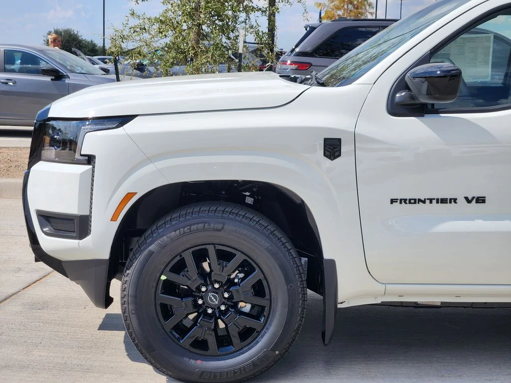 New 2027 White Nissan SV image 9