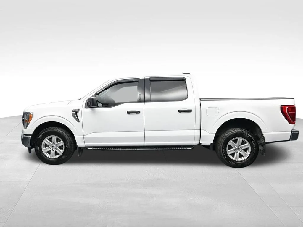 Used 2022 White Ford XLT image 2