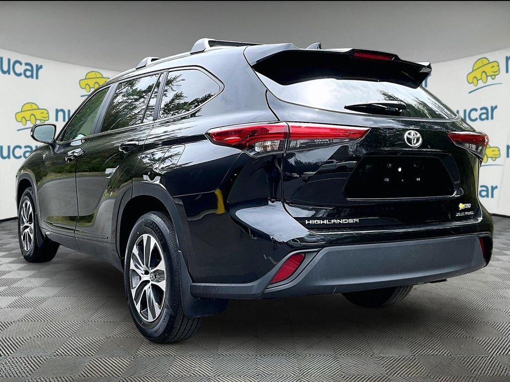 Used 2023 Black Toyota XLE image 5
