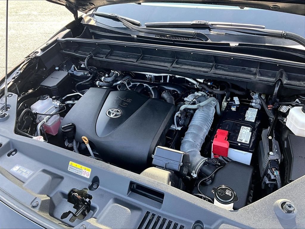 Used 2022 Black Toyota Platinum image 36