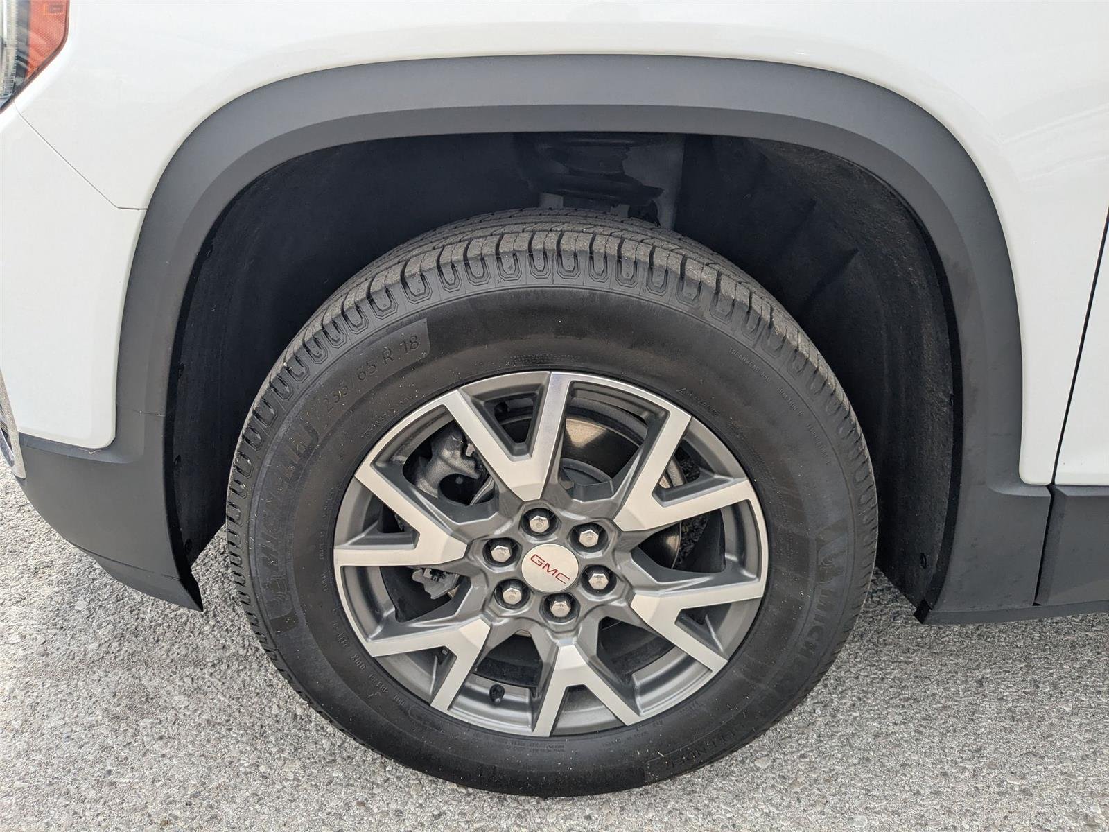 Used 2023 Summit White GMC SLE image 9