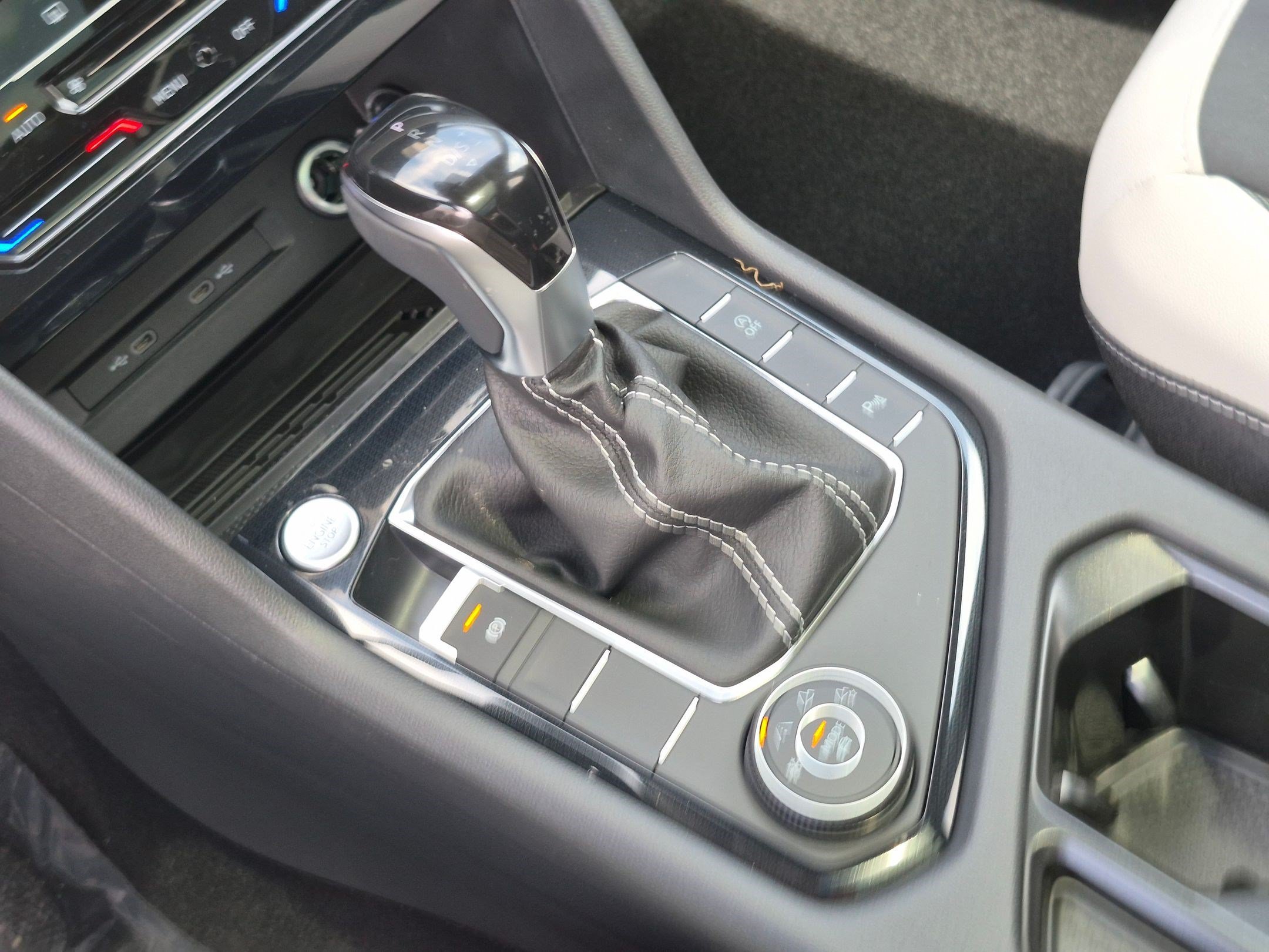 New 2026 Monument Gray Volkswagen SE image 12
