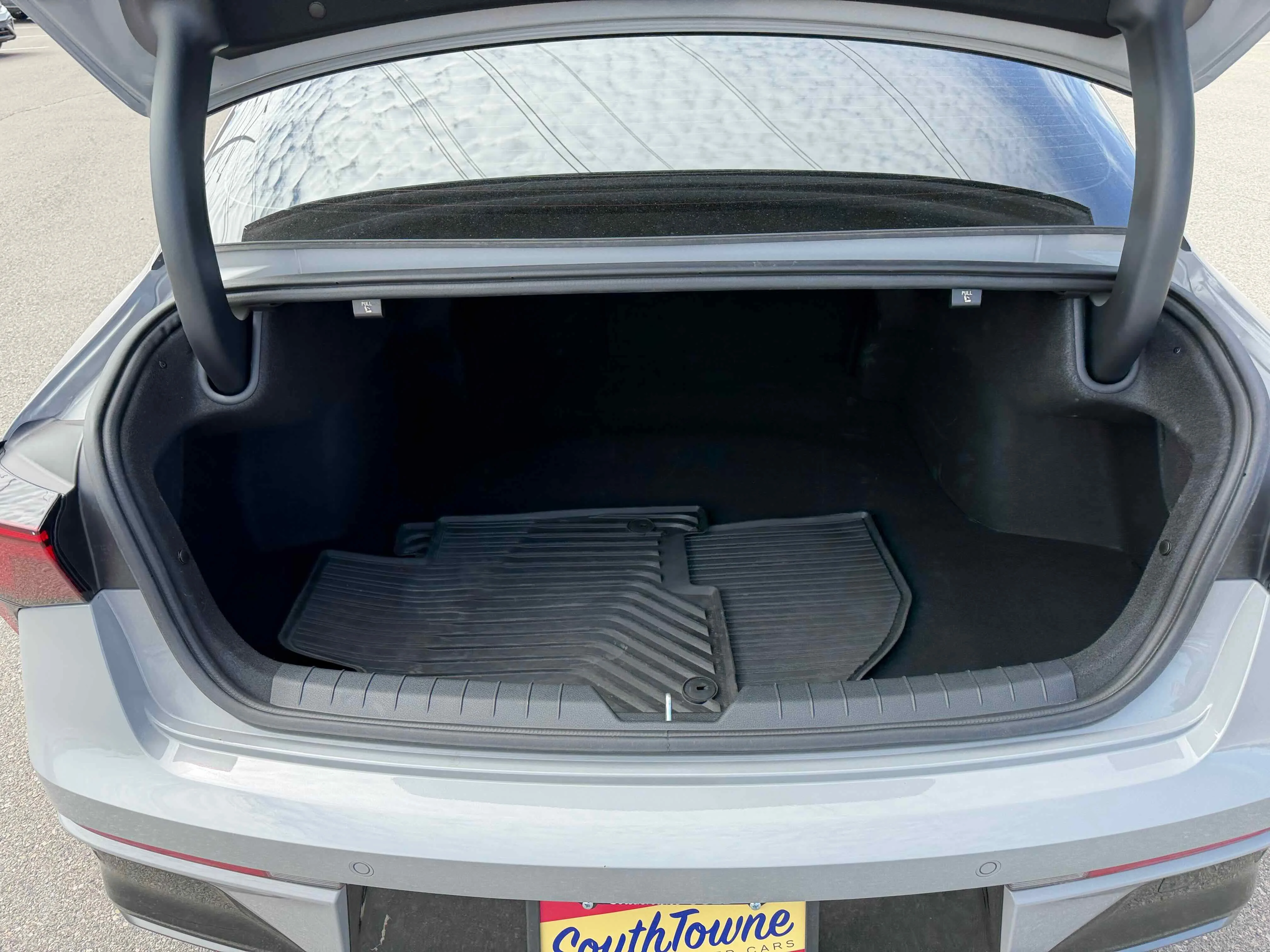 Used 2025 Wolf Gray Kia GT-Line image 29