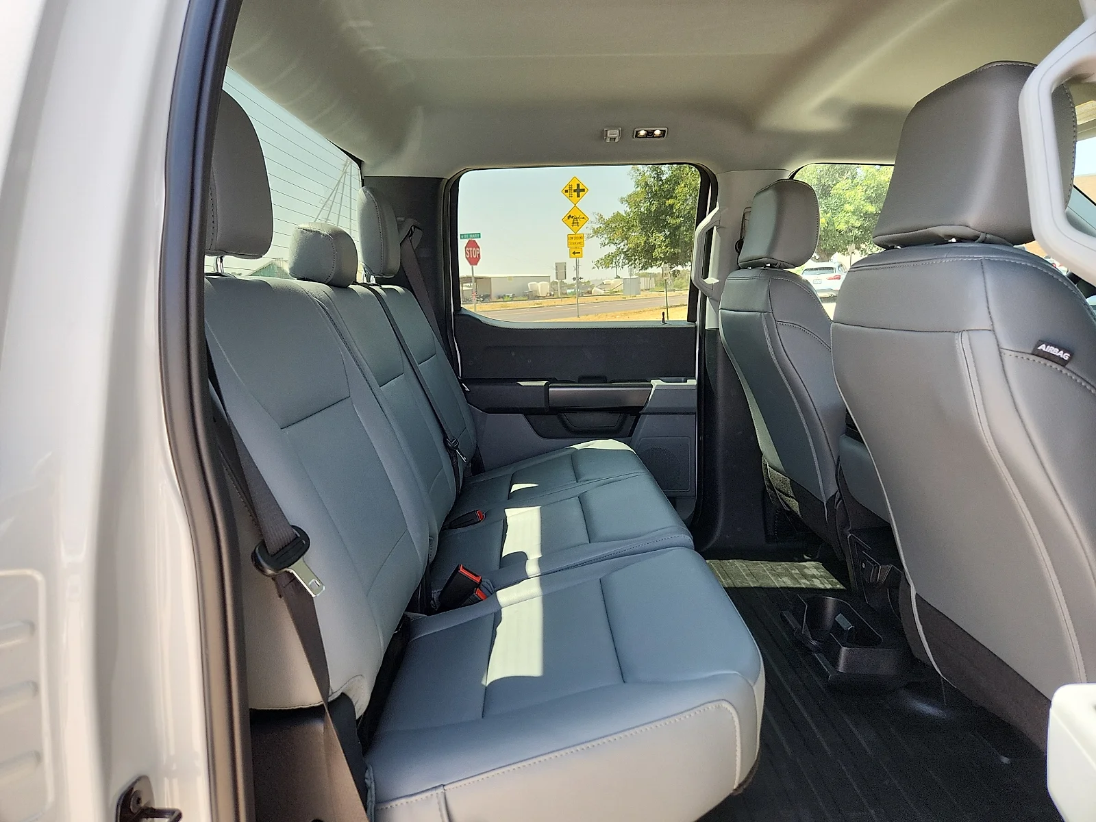 New 2026 Oxford White Ford XL image 18