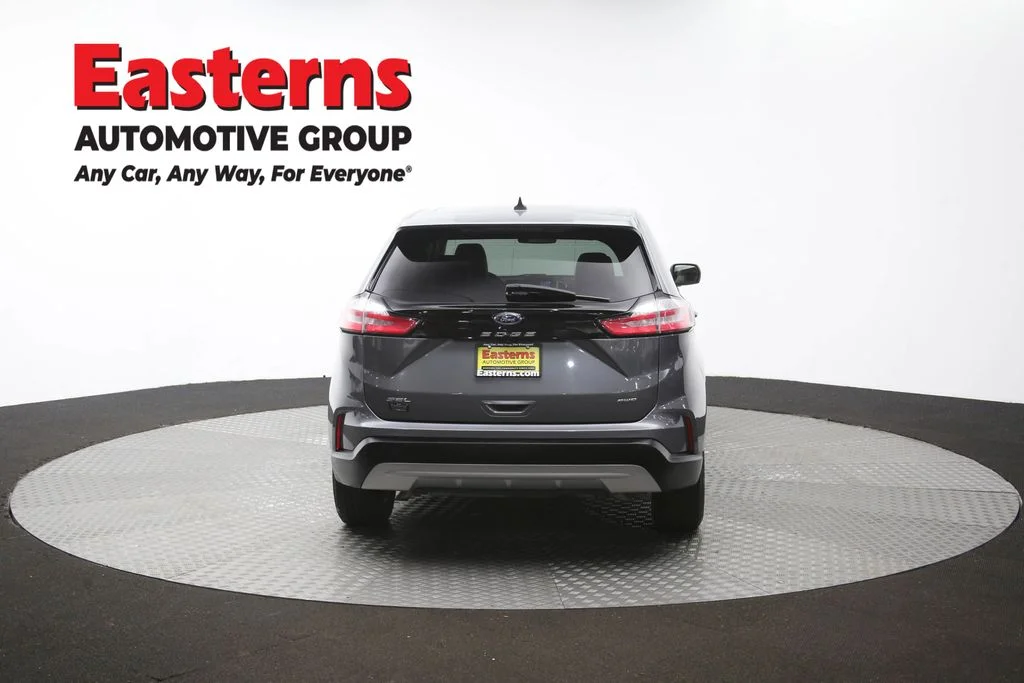 Used 2023 Gray Ford SEL image 37