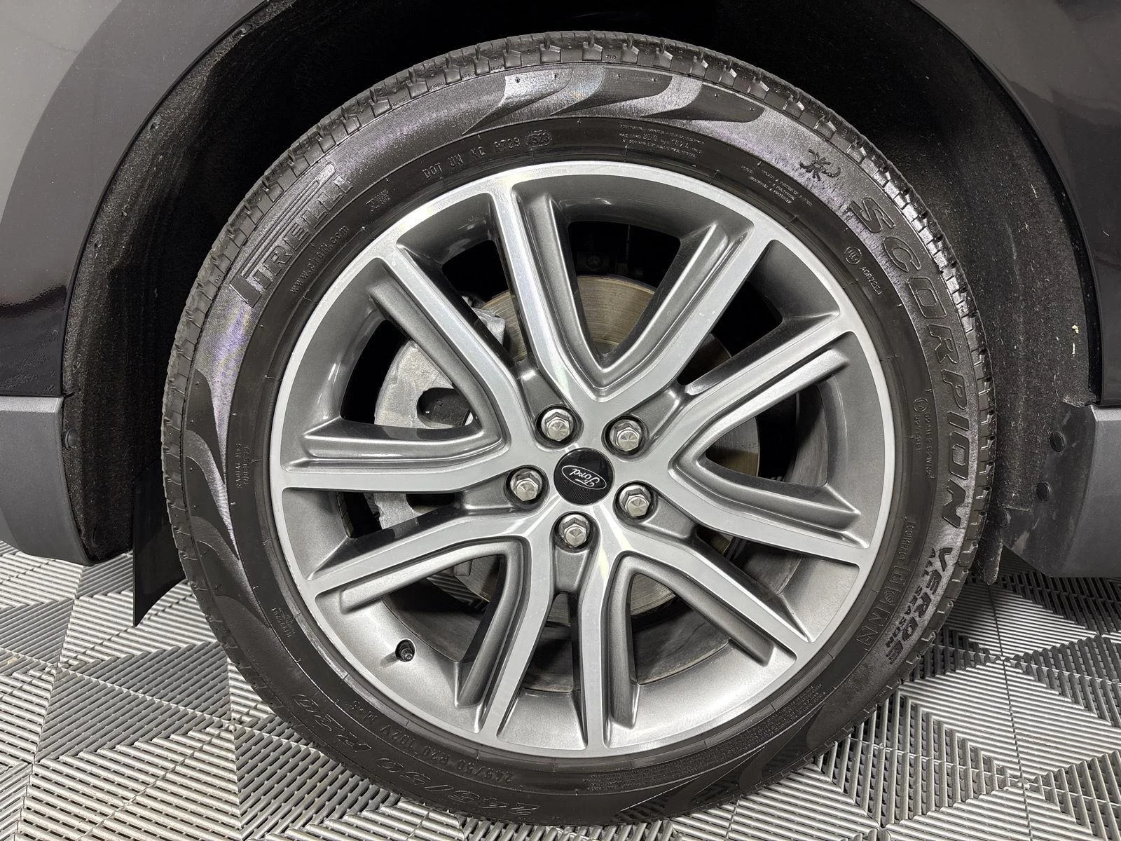 Used 2024 Agate Black Metallic Ford Titanium image 4