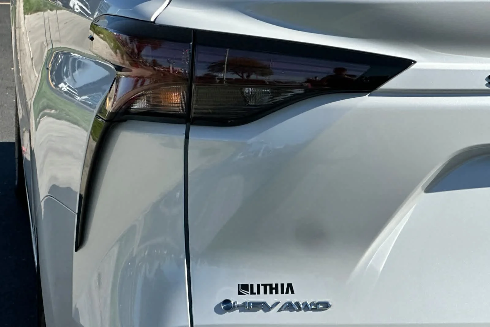Certified Used 2025 Wind Chill Pearl Toyota XLE image 28