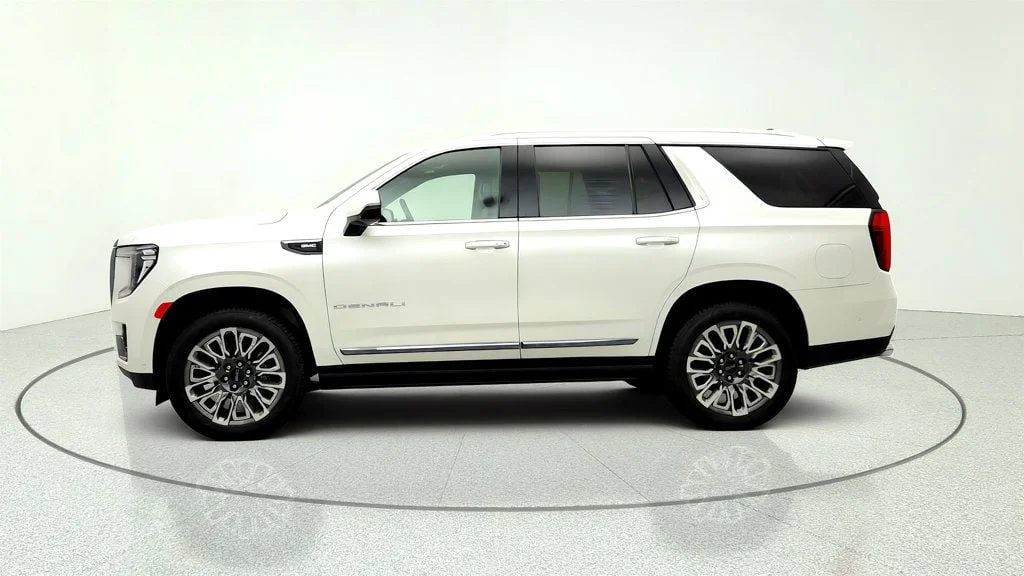 Used 2023 White Frost Tricoat GMC 4WD 4dr Denali Ultimate image 8