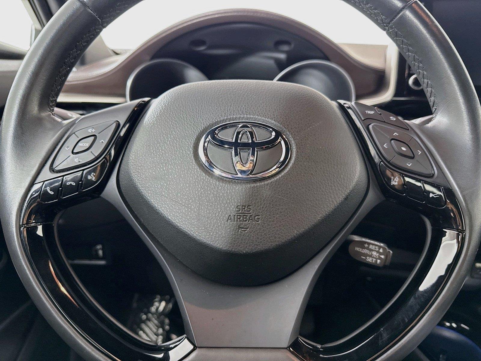 Used 2019 Blizzard Pearl Toyota Limited image 16