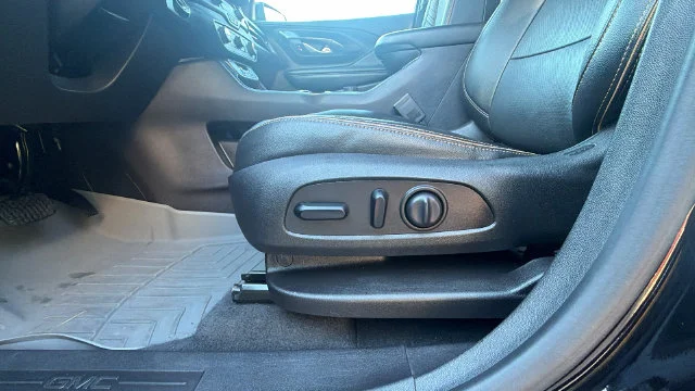 Used 2023 Black GMC AT4 image 21
