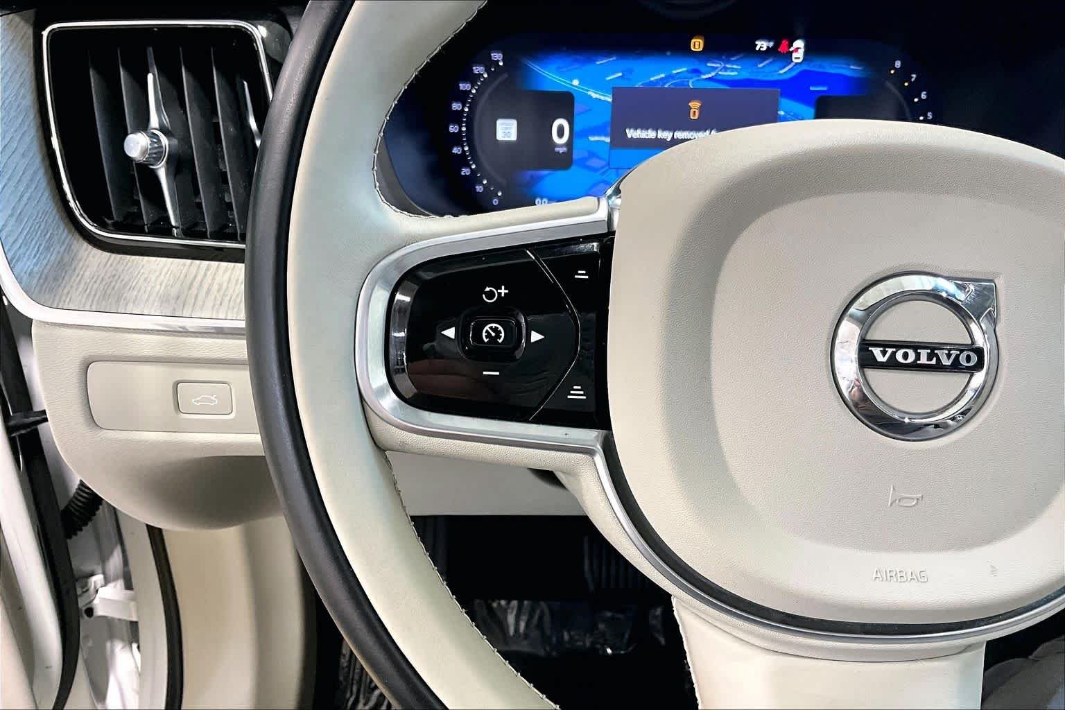 Used 2023 Crystal White Metallic Volvo Ultimate Dark Theme image 23