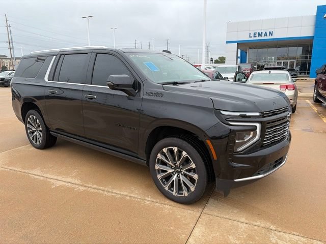 Used 2025 Black Chevrolet High Country image 2
