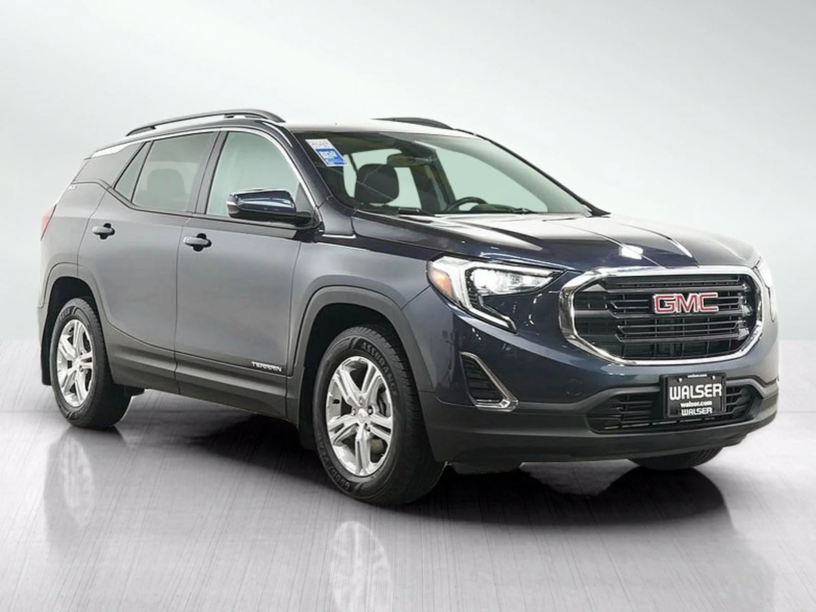 Used 2019 BLUE STEEL METALLIC GMC SLE image 7