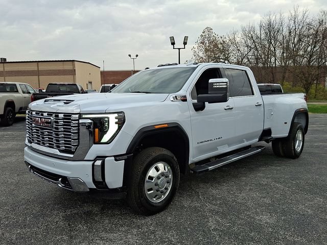 2026 GMC Sierra 3500HD Denali - Photo 3