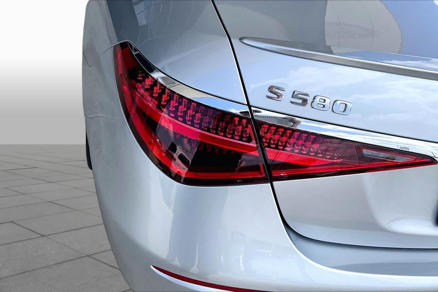 Used 2021 Cirrus Silver Mercedes-Benz S 580 image 25