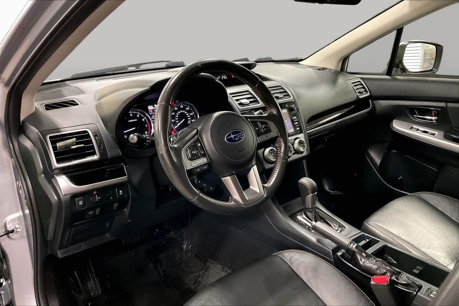 Used 2017 Ice Silver Metallic Subaru Limited image 18