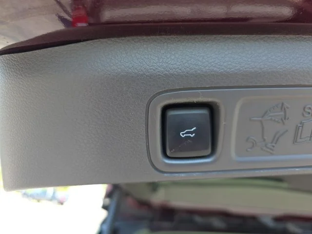 Used 2021 Red Ford XLT image 12