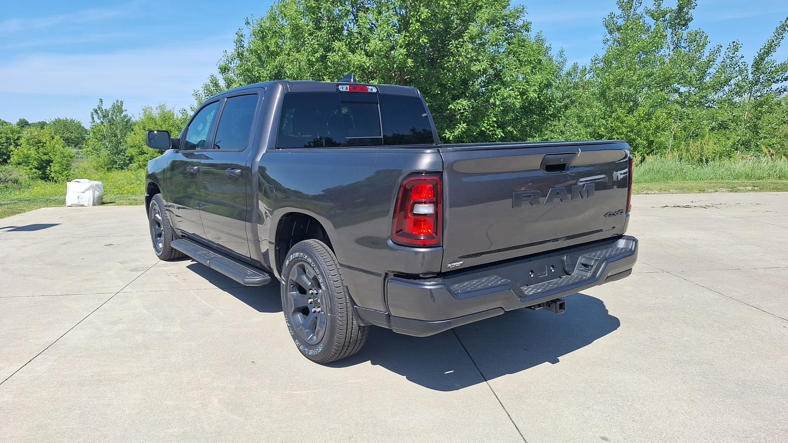 New 2026 Granite Crystal Metallic Clear-Coat Exterior Paint RAM Big Horn/Lone Star image 3