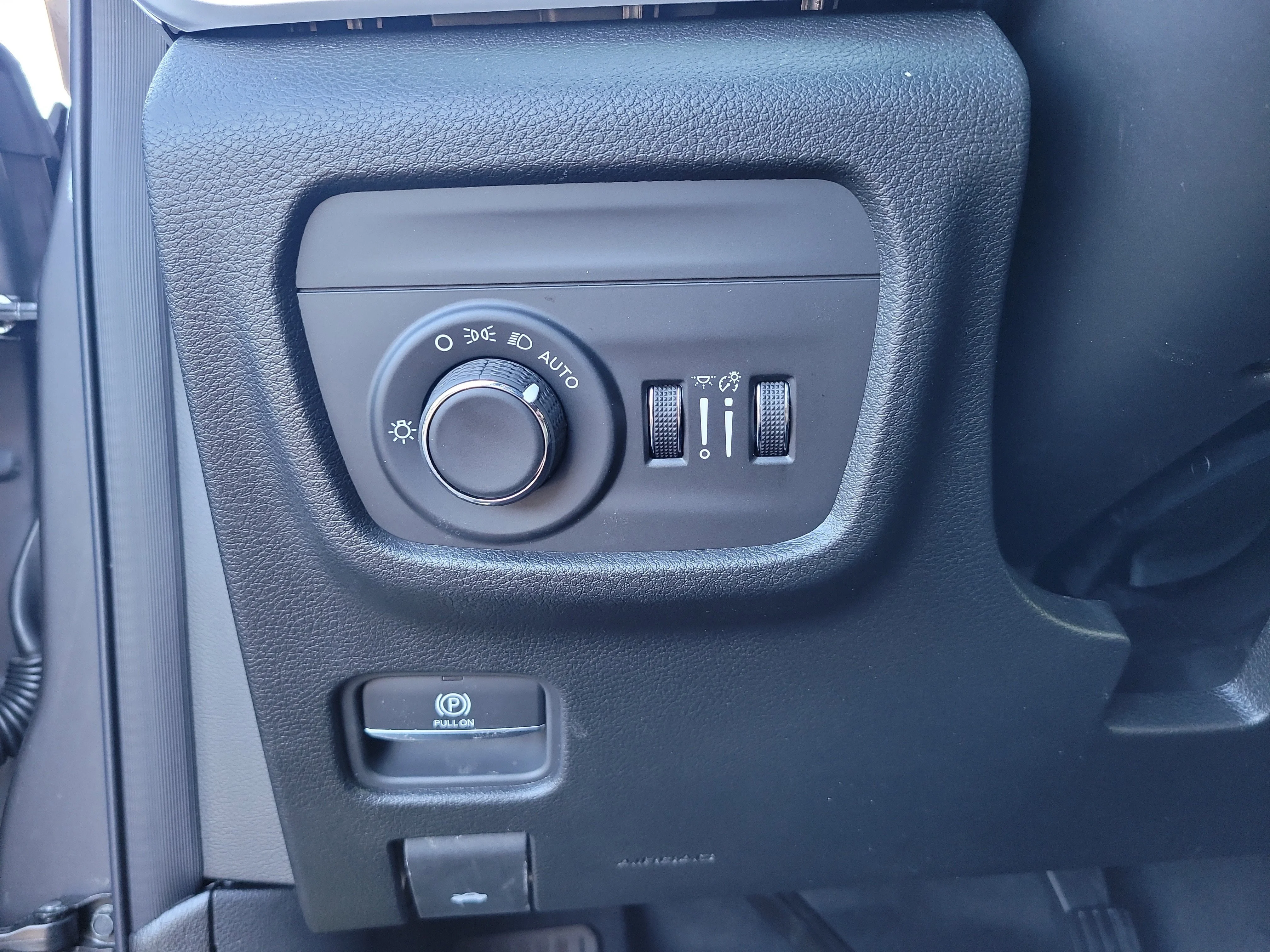 New 2026 Baltic Gray Metallic Clearcoat Jeep Laredo Altitude image 24