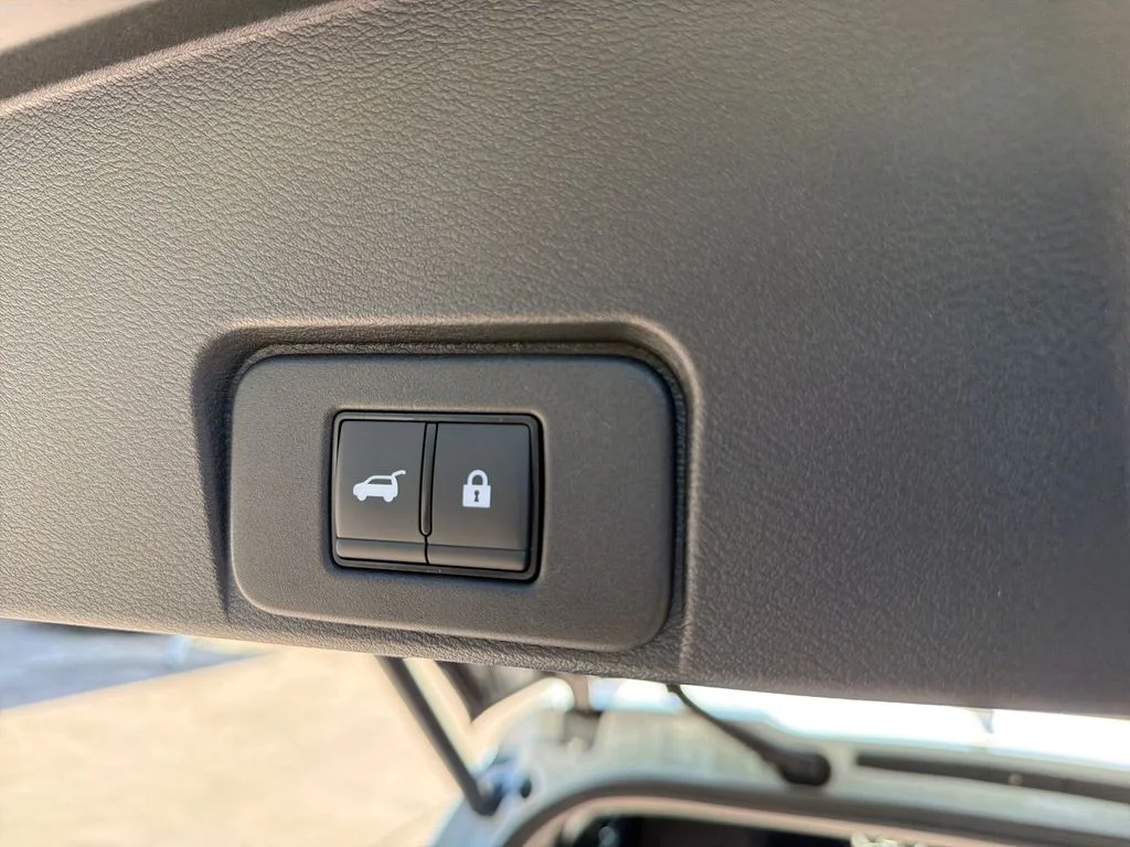 New 2026 Everest White Pearl TriCoat Nissan Platinum image 33