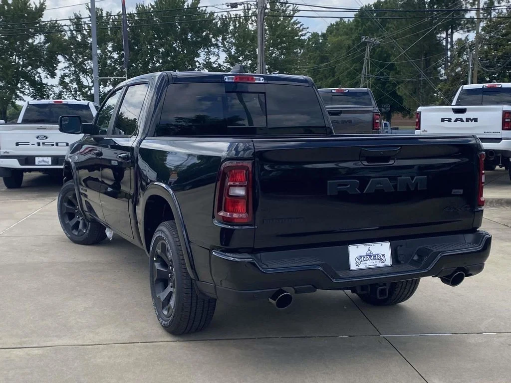 New 2026 Diamond Black Crystal Pearl-Coat Exterior Paint RAM Big Horn/Lone Star image 35