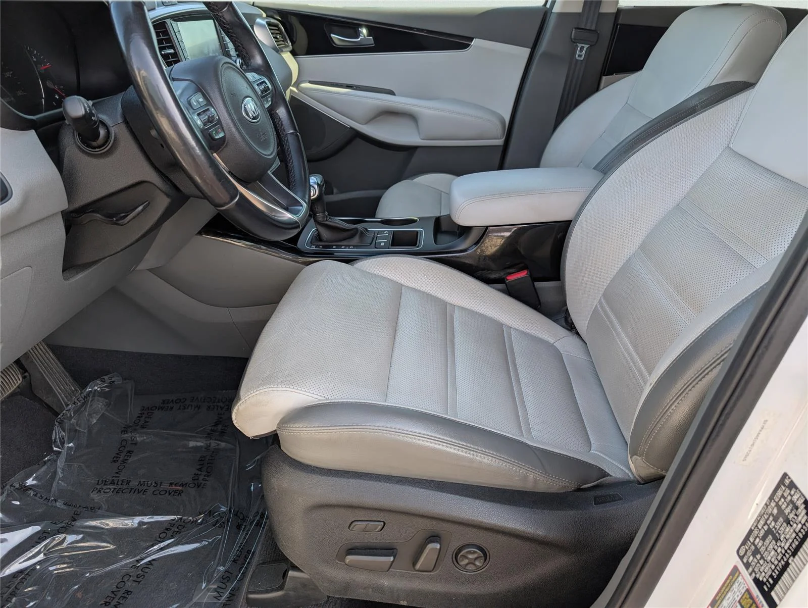 Used 2017 Snow White Pearl Kia SX V6 image 12
