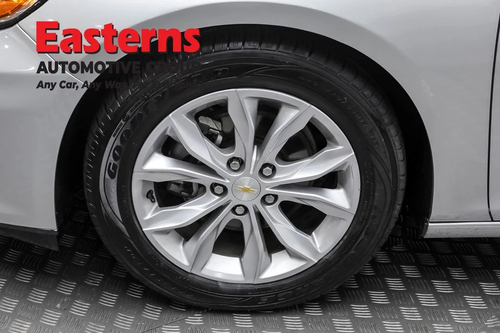 Used 2022 Silver Chevrolet LT image 29