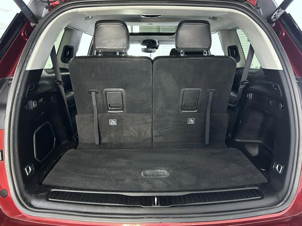 Used 2022 Red Jeep Limited image 22