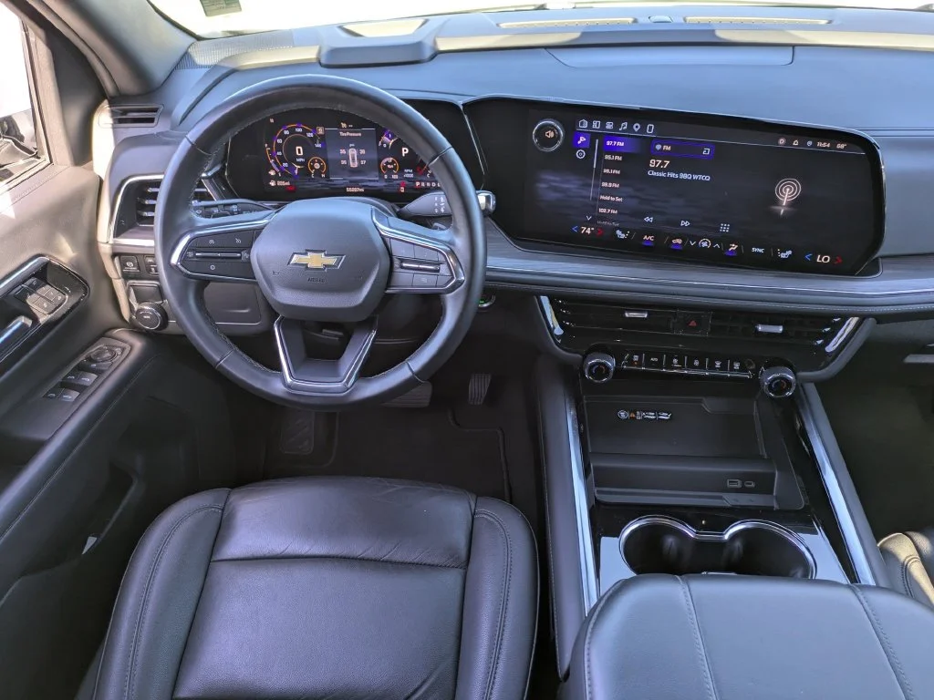 Used 2025 White Chevrolet LT image 18