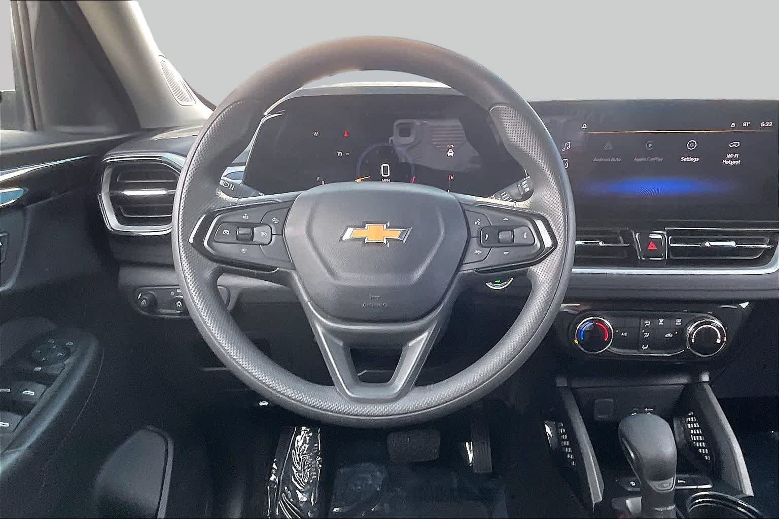 Used 2025 Summit White Chevrolet LT image 6
