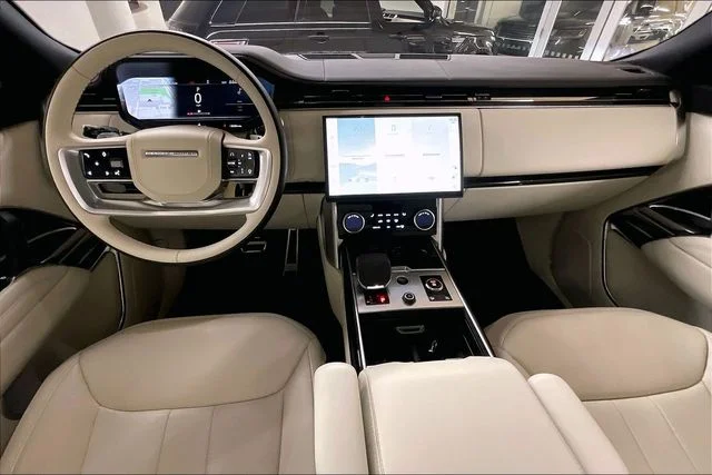 2023 Land Rover Range Rover SE - Photo 17