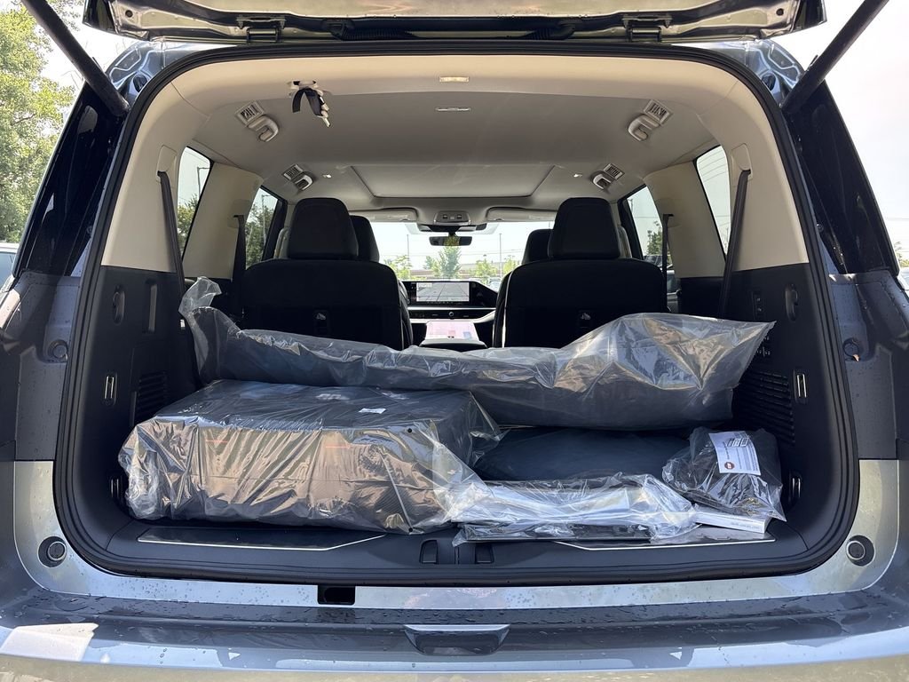 New 2027 DYNAMIC METAL INFINITI Luxe 4WD image 21