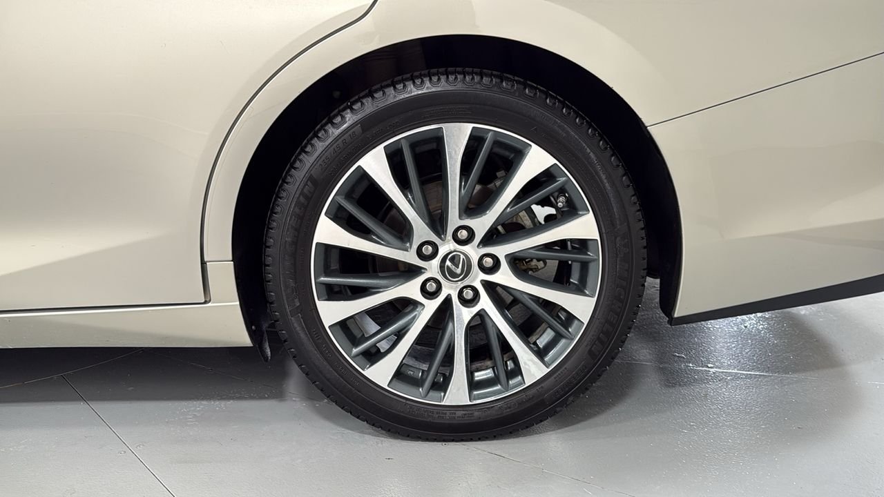 Used 2020 Beige Lexus 350 image 23