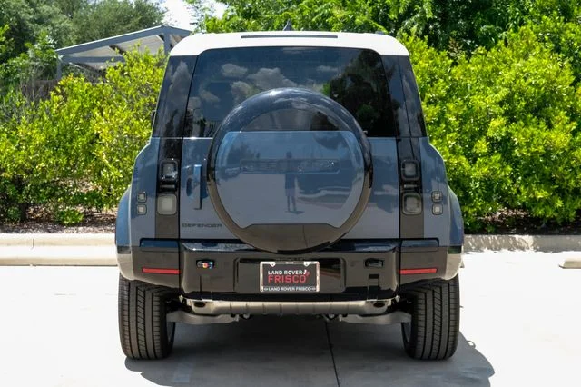New 2026 Tasman Blue Land Rover X-Dynamic SE image 12